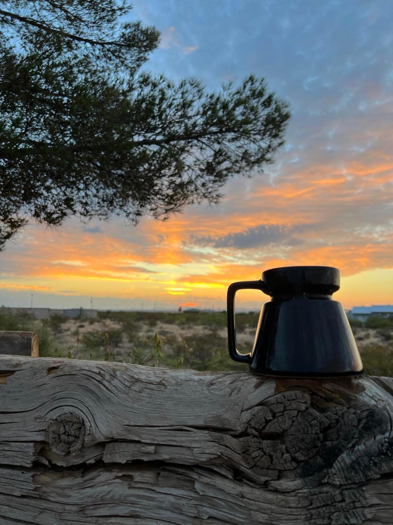 Hole In The Wall Getaway - Usa Mexico Border Bed And Breakfast Columbus Eksteriør billede