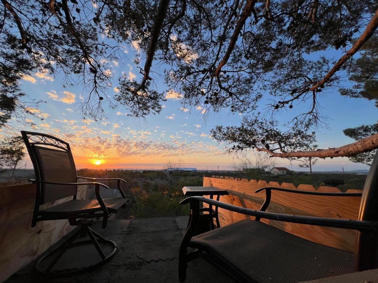 Hole In The Wall Getaway - Usa Mexico Border Bed And Breakfast Columbus Eksteriør billede