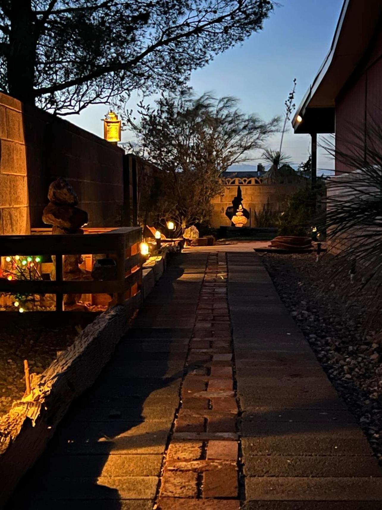 Hole In The Wall Getaway - Usa Mexico Border Bed And Breakfast Columbus Eksteriør billede