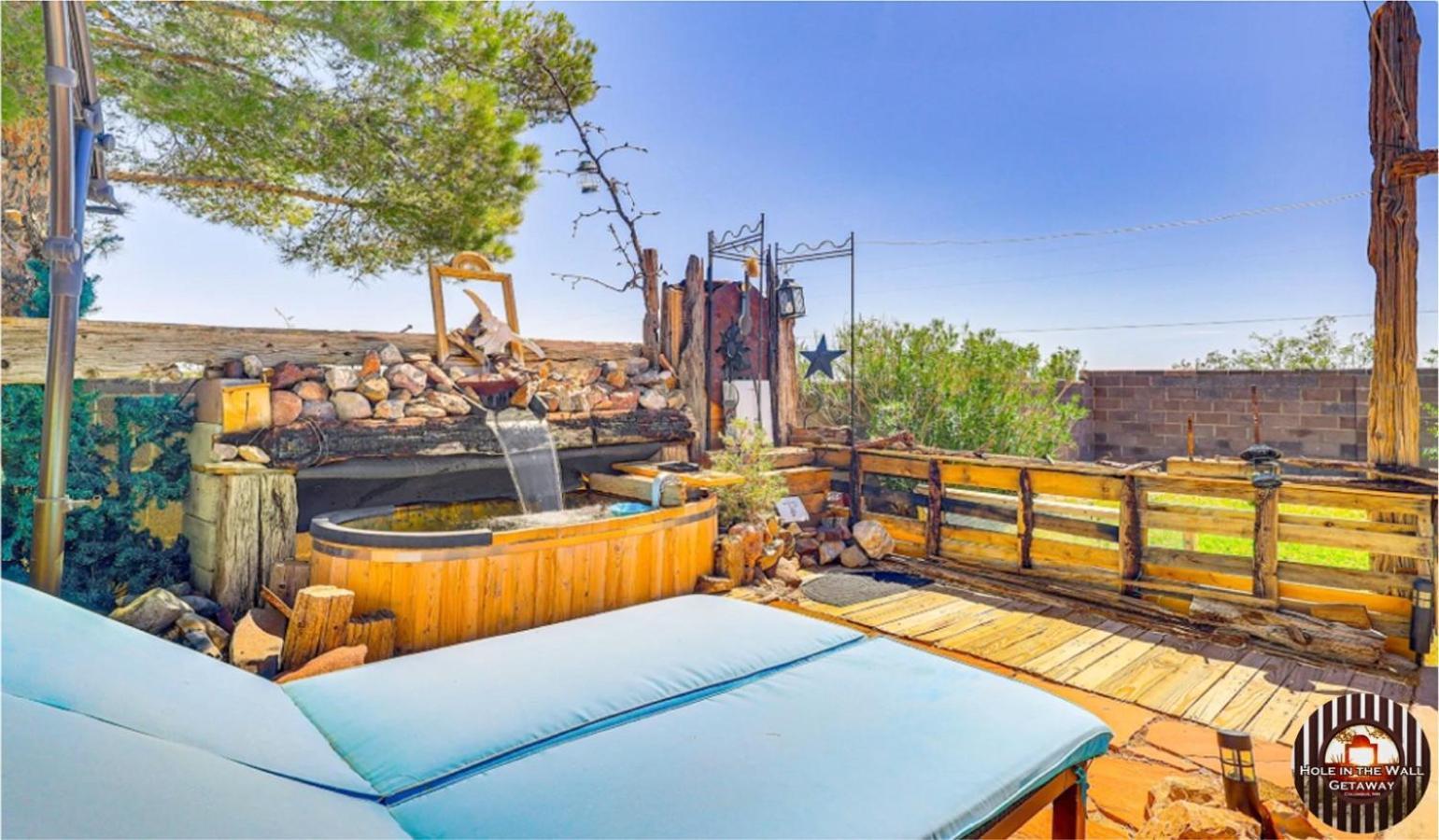 Hole In The Wall Getaway - Usa Mexico Border Bed And Breakfast Columbus Eksteriør billede