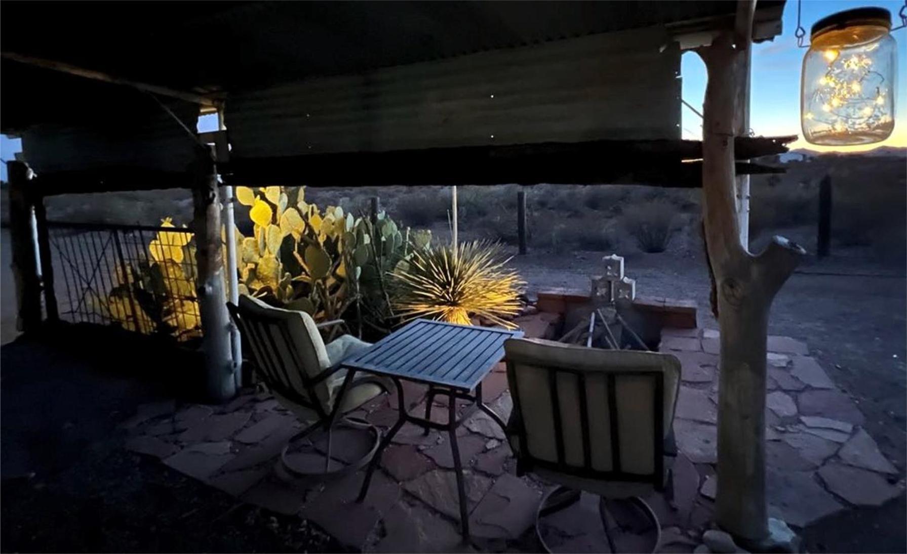 Hole In The Wall Getaway - Usa Mexico Border Bed And Breakfast Columbus Eksteriør billede