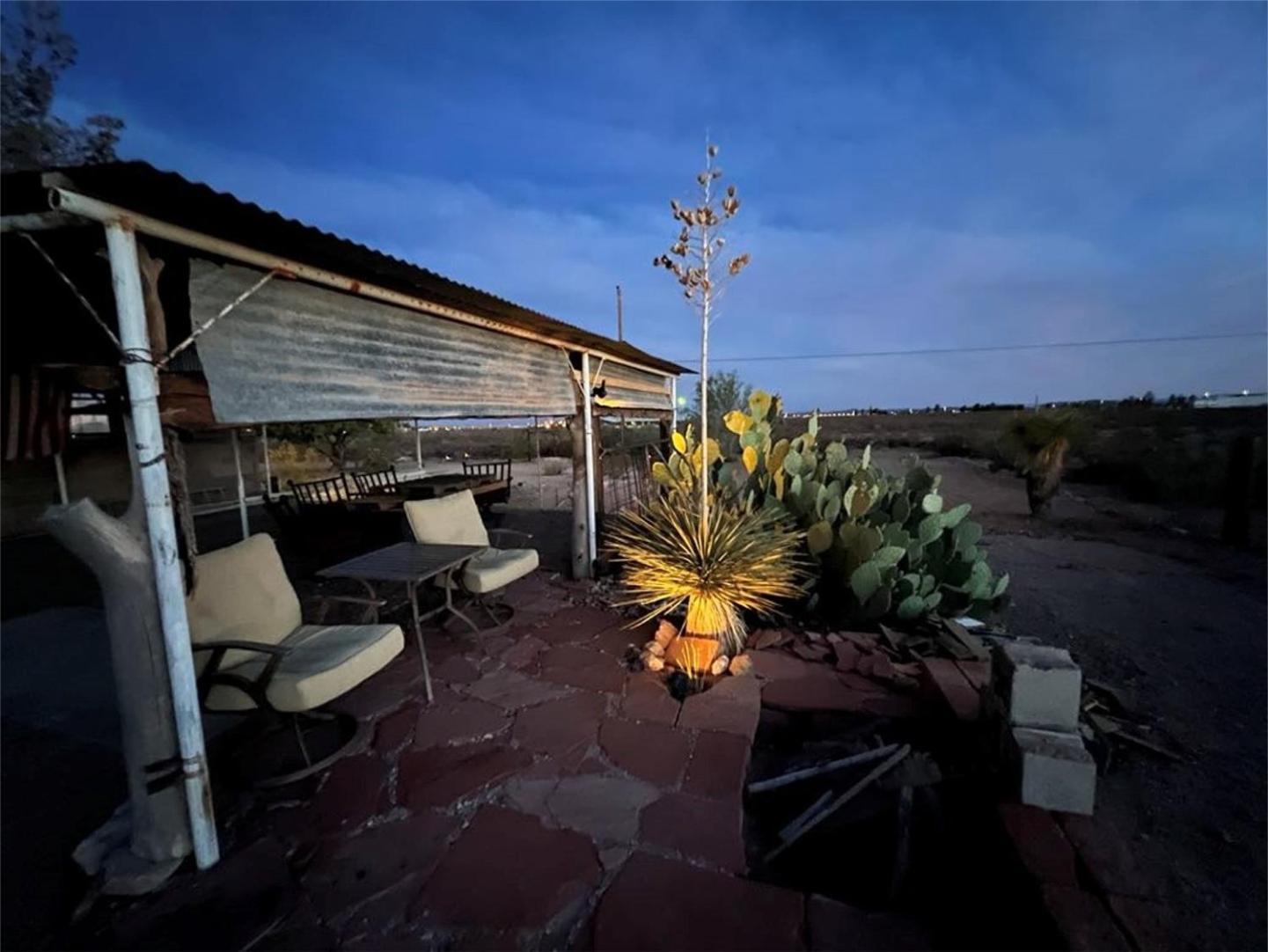 Hole In The Wall Getaway - Usa Mexico Border Bed And Breakfast Columbus Eksteriør billede